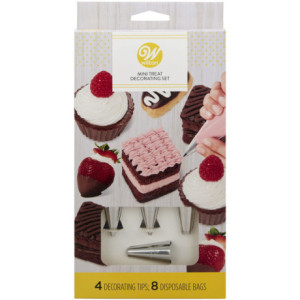 Wilton Mini Pastry Decorating Kit 4 Tips and 8 Bags